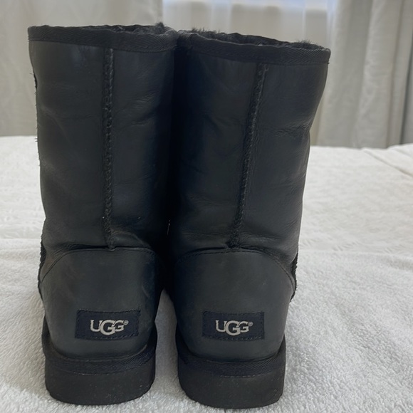 Authentic UGG super clean Woman Black UGG boots size 9 - Picture 5 of 7